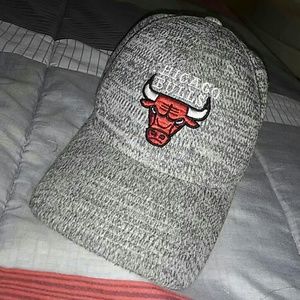 Mitchell and ness bulls hat