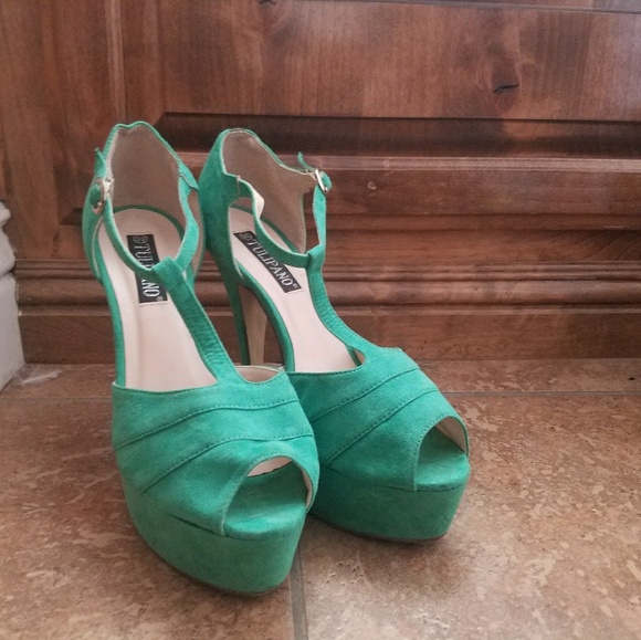Teal Heels - Picture 2 of 2