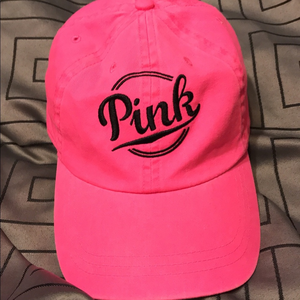 Love pink hat