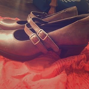 Comfy Clarks Heels with cute straps