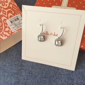 New in box - Stella & Dot - Deco Drop earrings