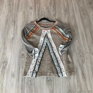 Gimmicks detail sweater