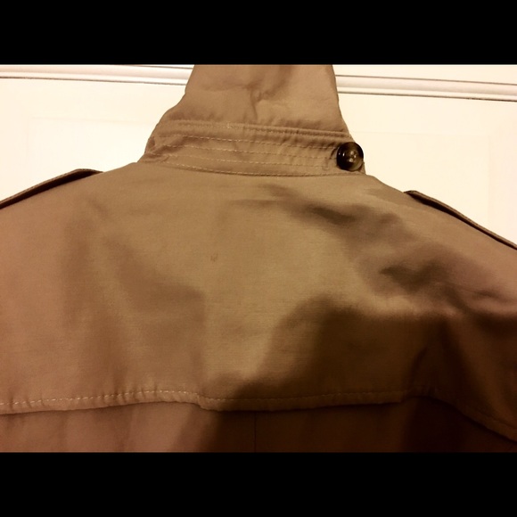 DKNY raincoat - Picture 8 of 8