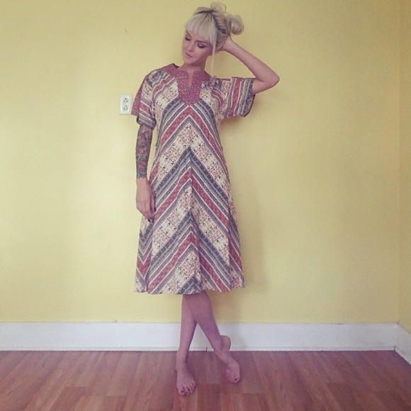 Vintage 70's Short Sleeve Dress - Picture 3 of 5
