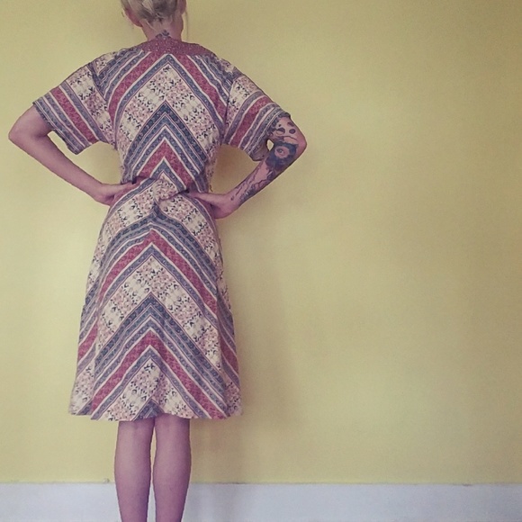 Vintage 70's Short Sleeve Dress - Picture 5 of 5