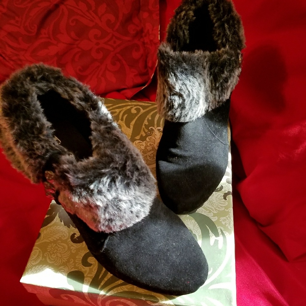 Boots - Picture 2 of 2