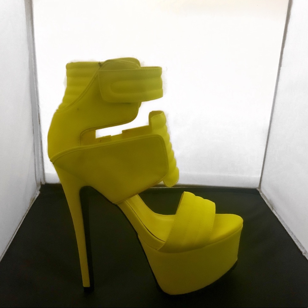 Neon platform pumps