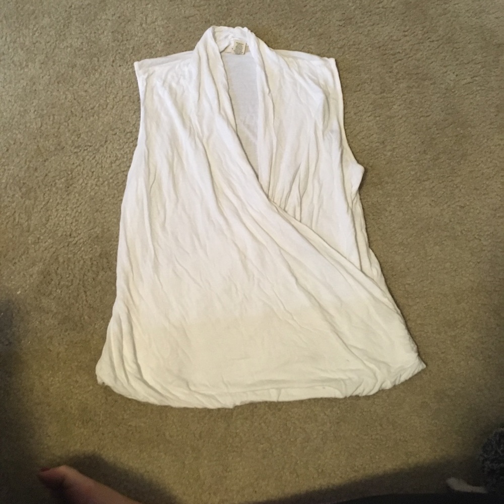 Crossover v-neck tank