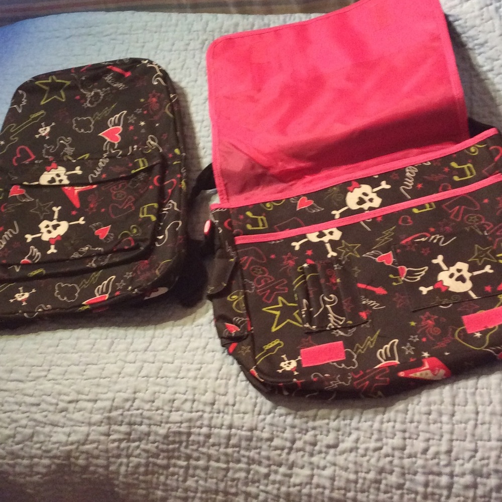 NEW Messenger Bag / Backpack set - kids or juniors