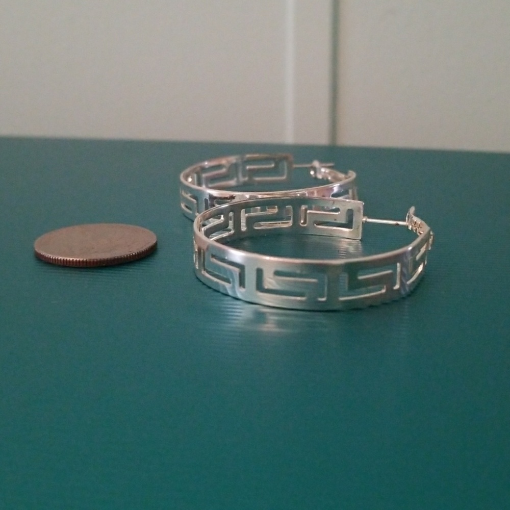 Hoop earrings - Picture 3 of 3