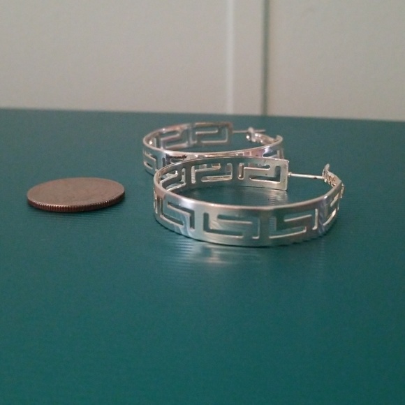 Hoop earrings - Picture 3 of 3