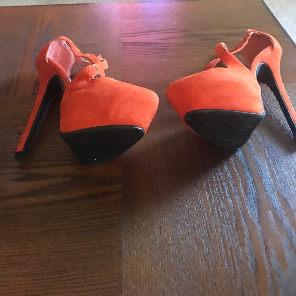 Orange heels - Picture 3 of 3