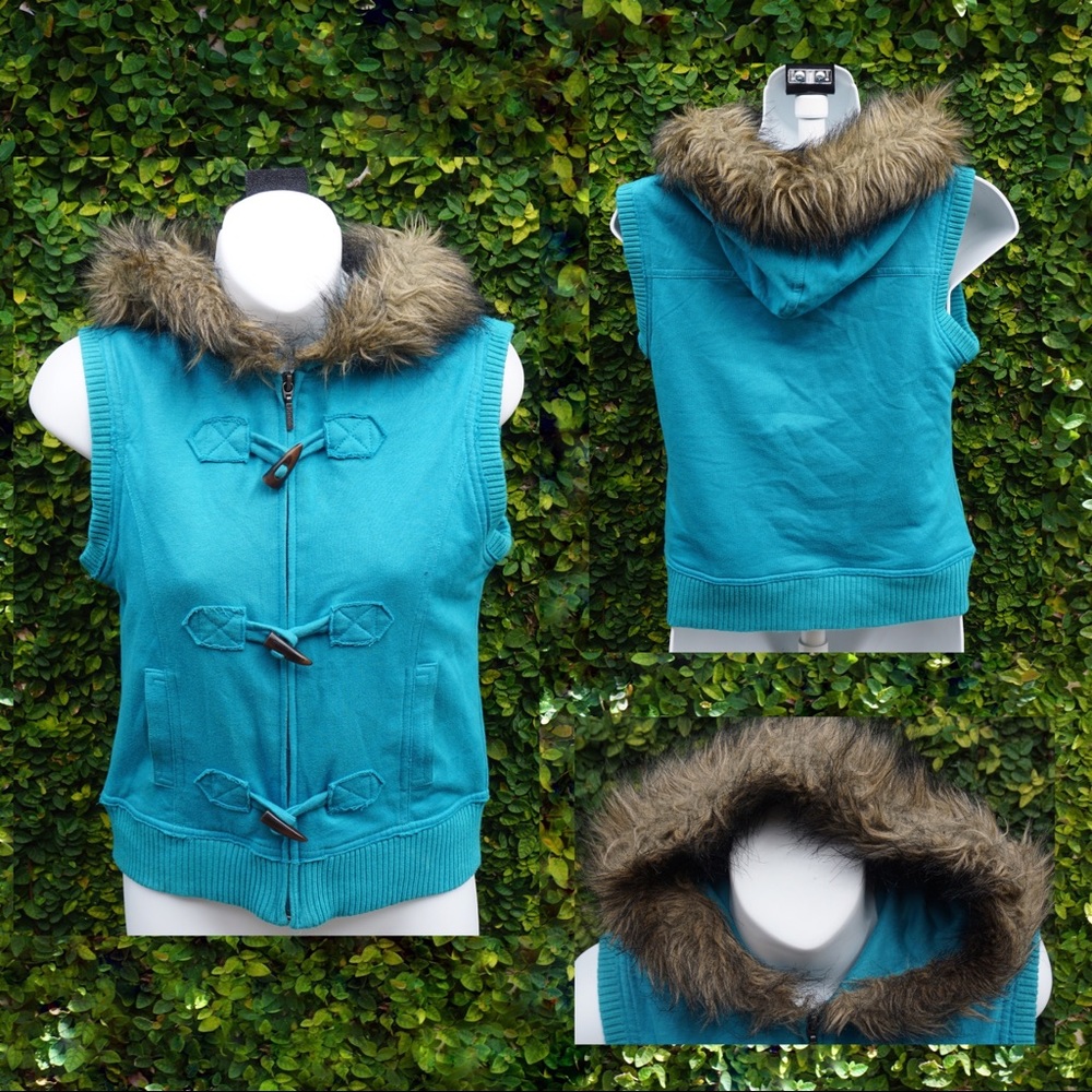 (XL) Mudd sleeveless jacket with fur hood