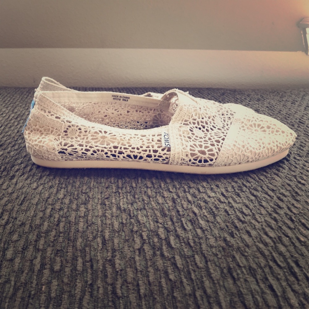Toms White Lace shoes