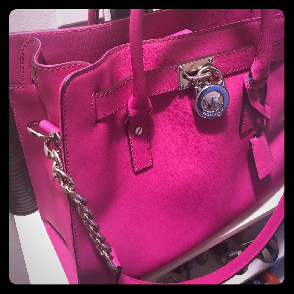Hot pink Michael Kor handbag😍😍