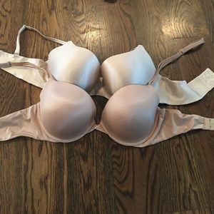 Lot of 2 Victoria’s Secret Bras