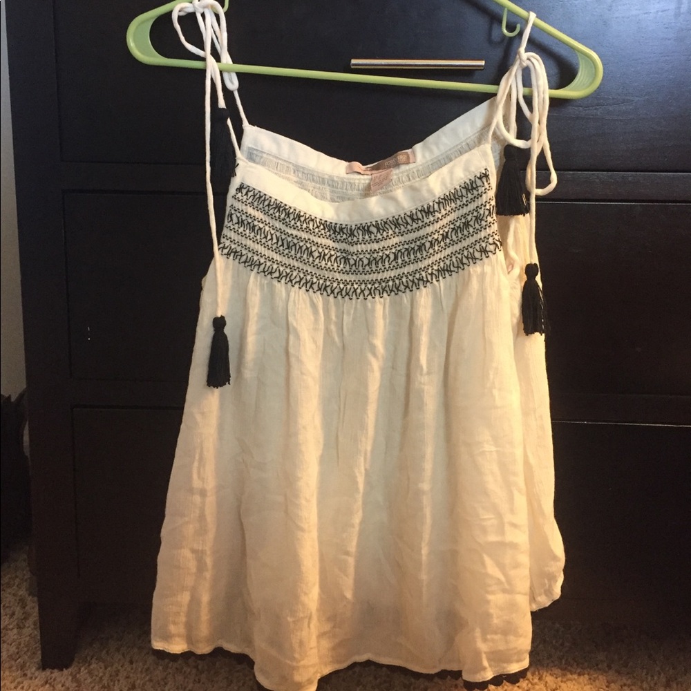Forever 21 Flowey Embroidered Tank