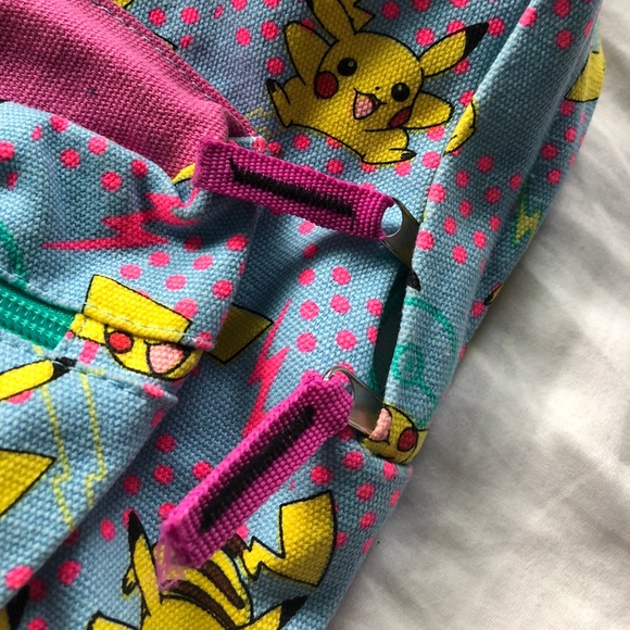 Pikachu Backpack - Picture 4 of 5