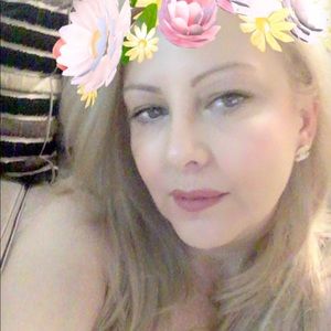 Meet your Posher, Estella