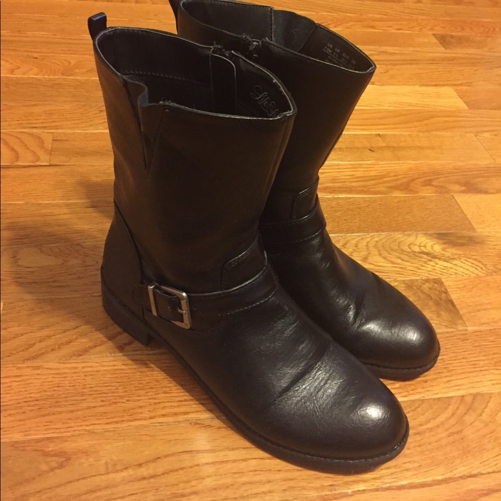 Black ankle boots