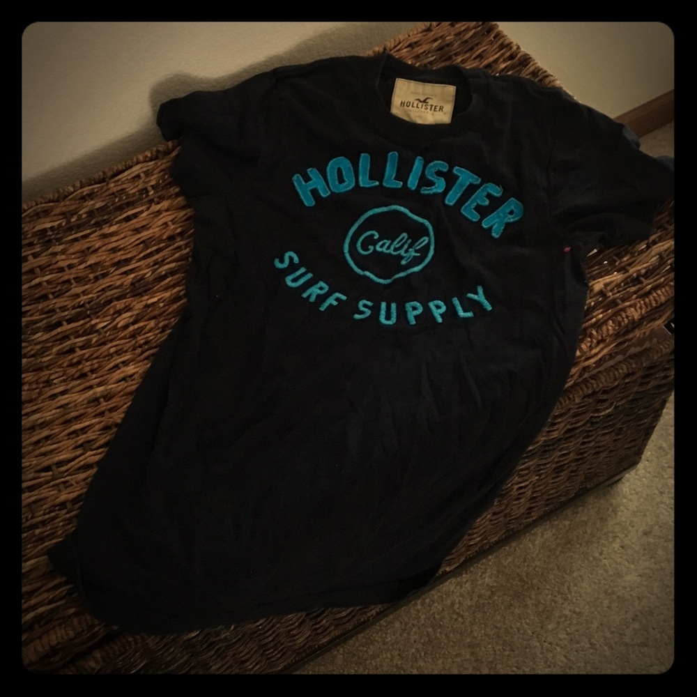 Men's Hollister T shirt - Medium