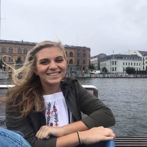 Meet your Posher, Nicole