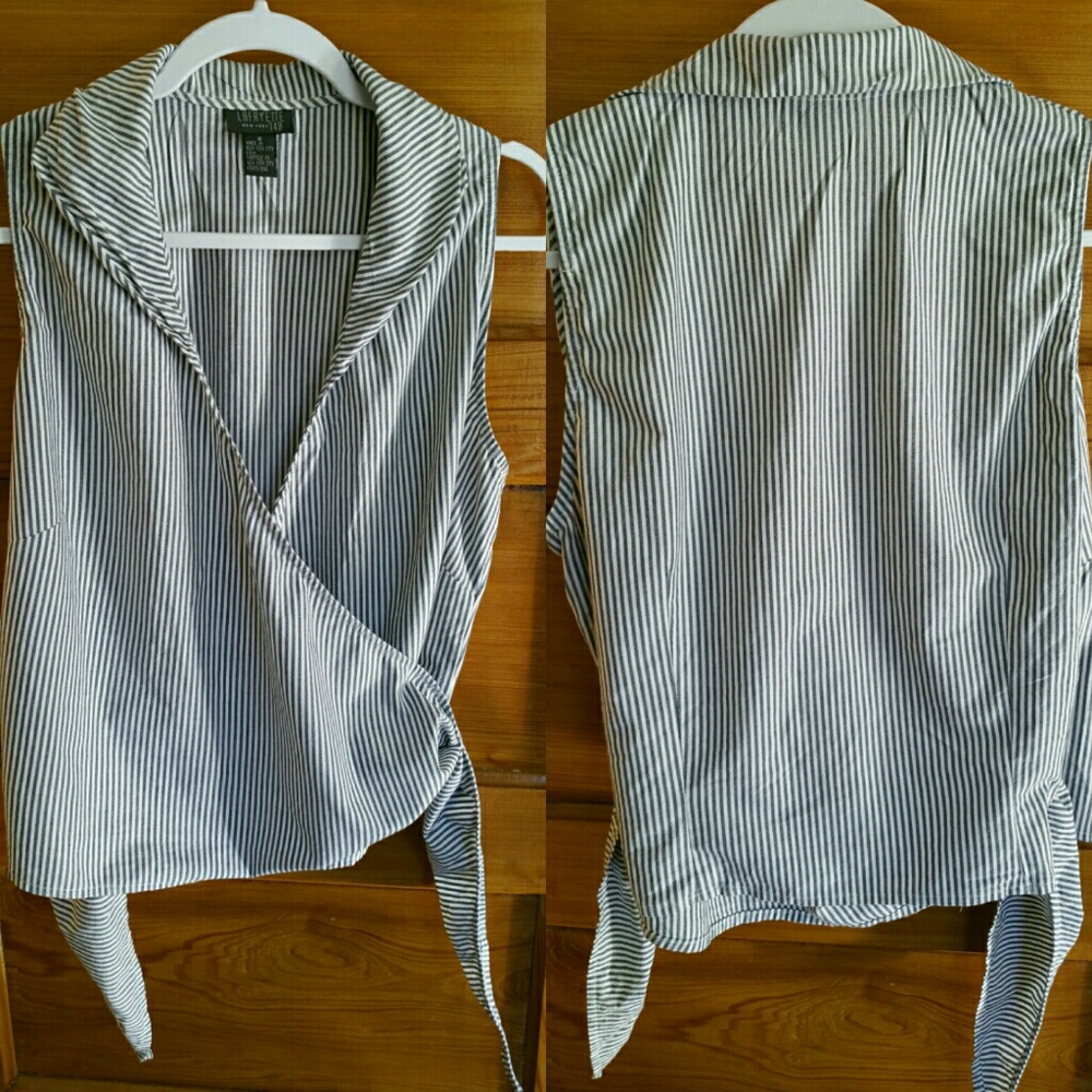 Lafayette 148 New York Striped Wrap Top. Size 6.