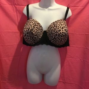 Torrid brand convertible style bra. Size 46DD