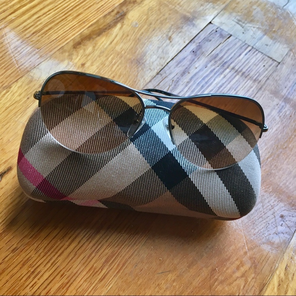 NWOT Burberry aviators brown gradient