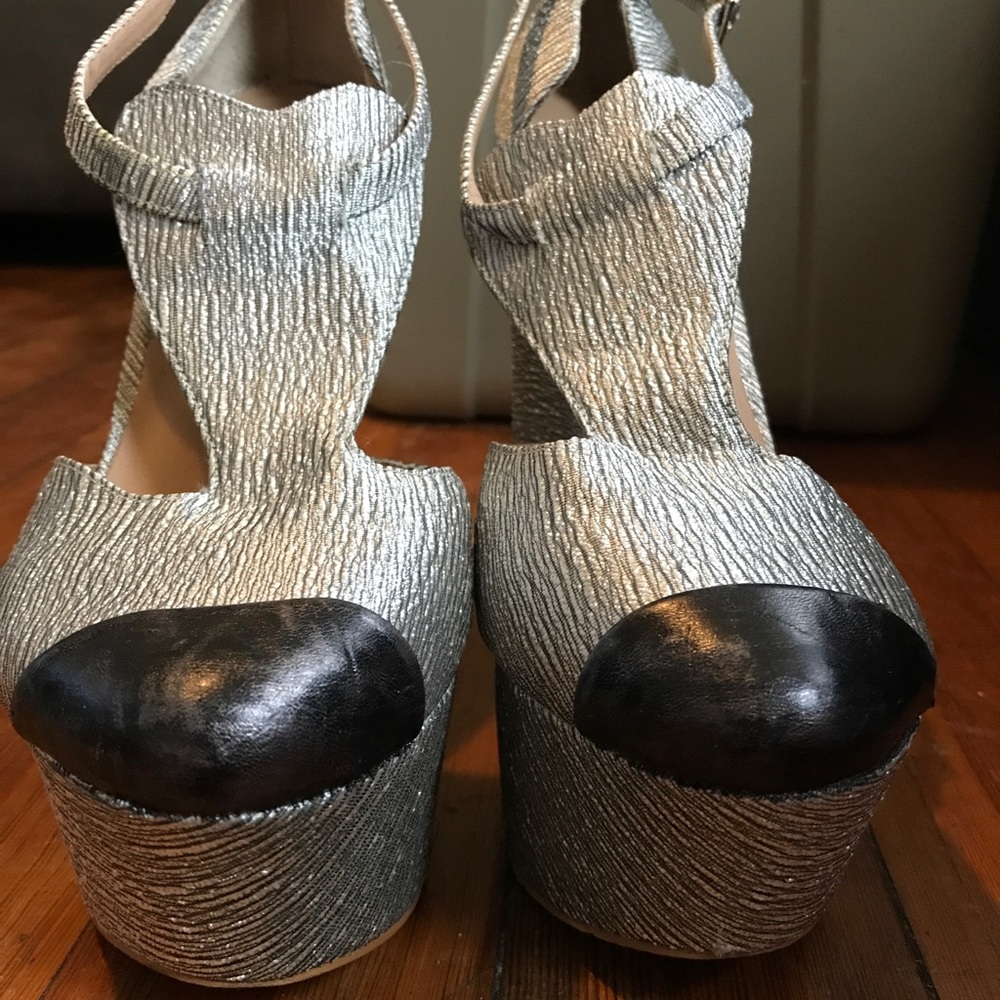 Heels - Picture 2 of 4