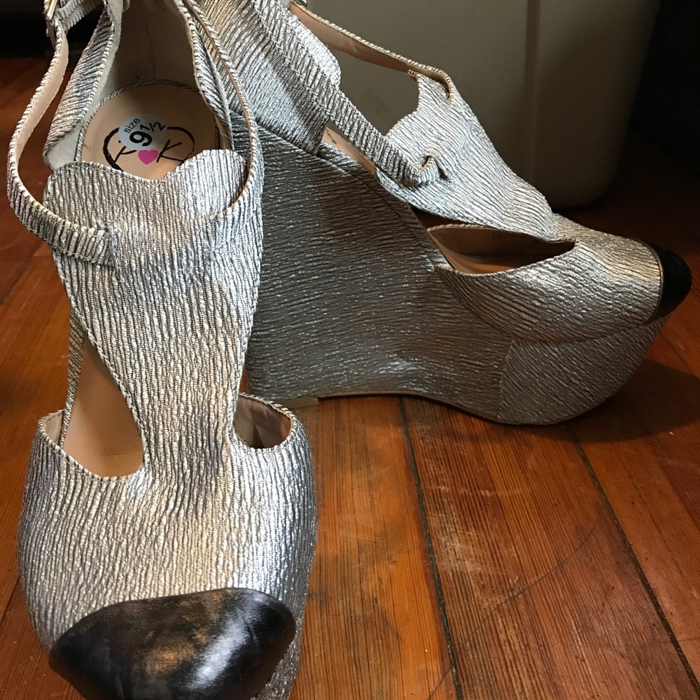 Heels - Picture 3 of 4