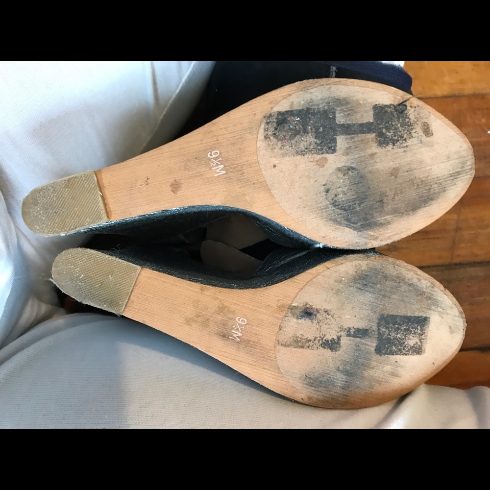 Heels - Picture 4 of 4