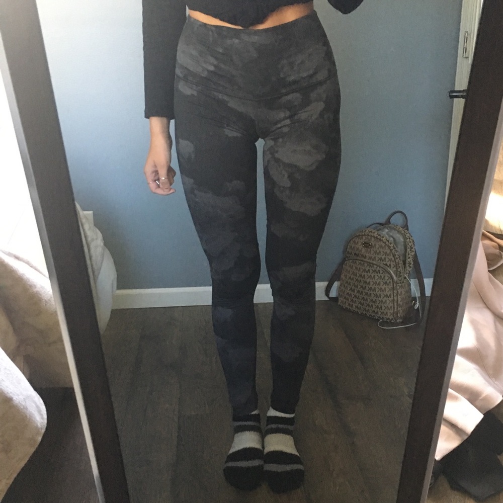 NEVER WORN LULU LEMON LEGGINGS