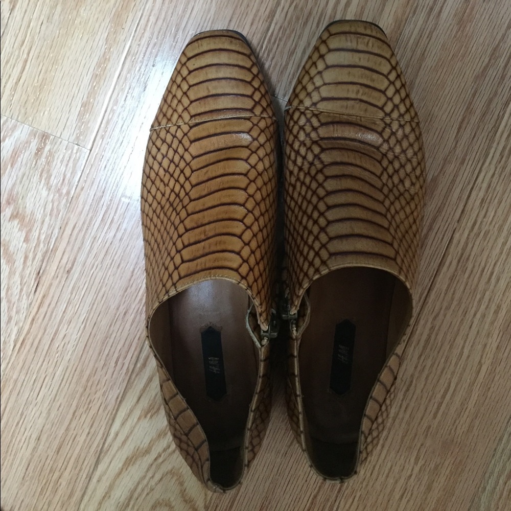 H&M leather 'snakeskin' low ankle shoe