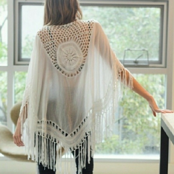 Tassled Crochet Medallion Kimoni - Picture 2 of 8