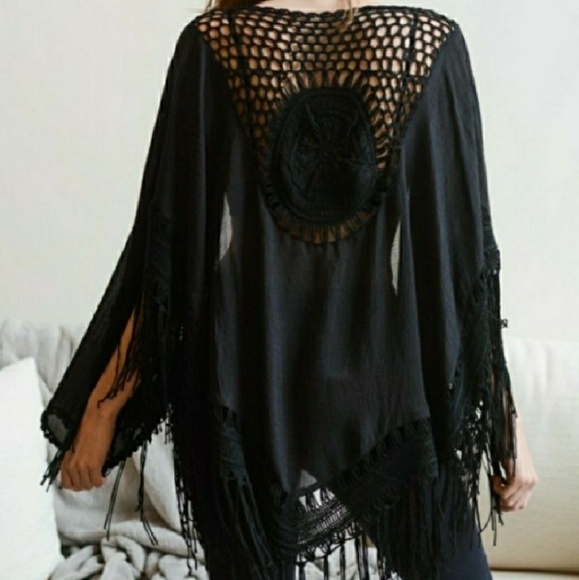 Tassled Crochet Medallion Kimoni - Picture 3 of 8