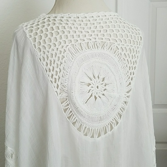 Tassled Crochet Medallion Kimoni - Picture 7 of 8