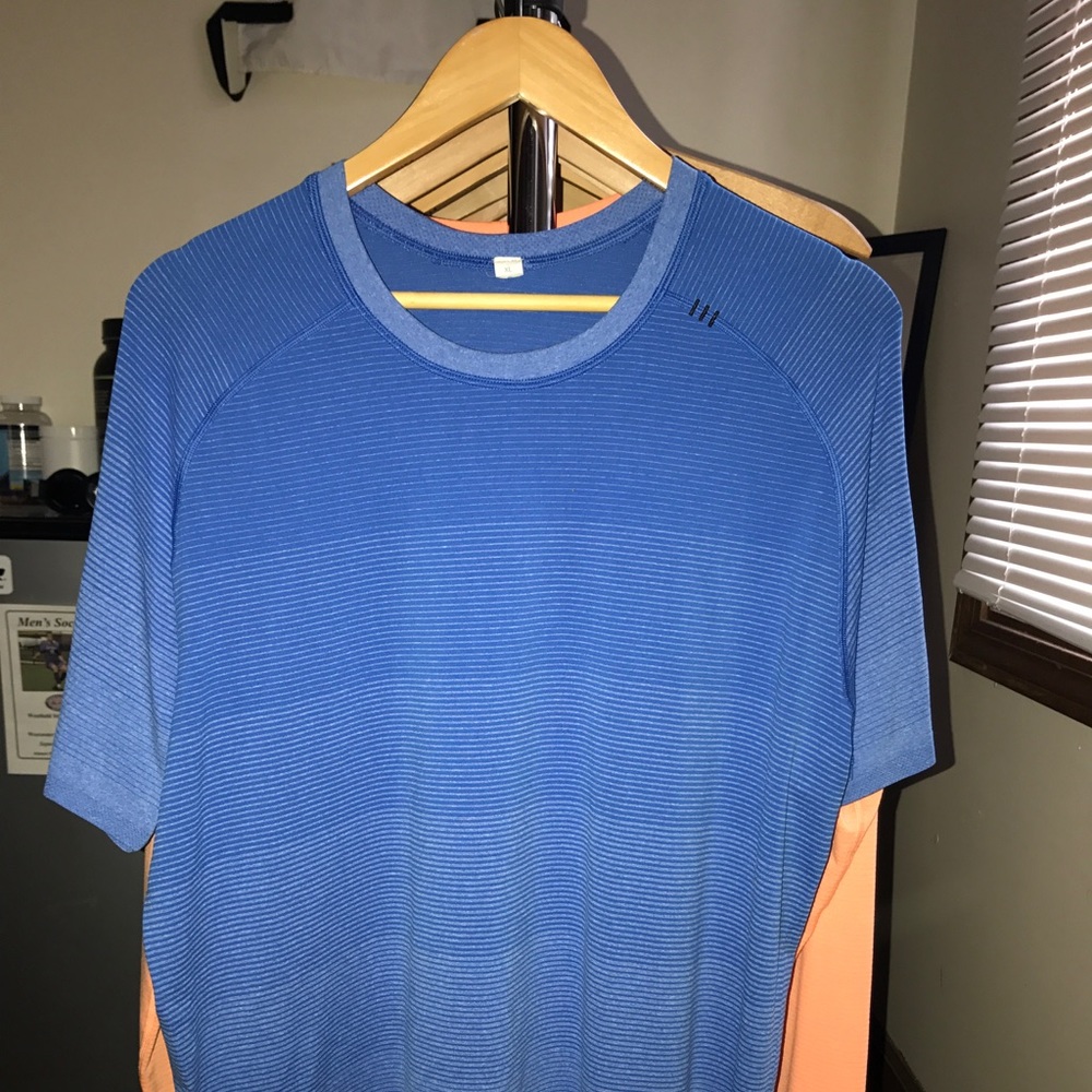 Lululemon Blue Gradient color shirt