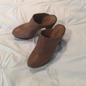 Size 8 Lucky Brand Tan Platforms