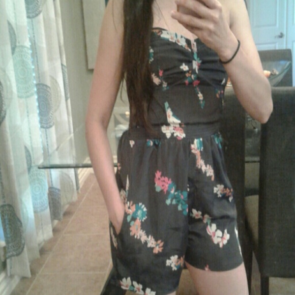 Romper - Picture 2 of 3