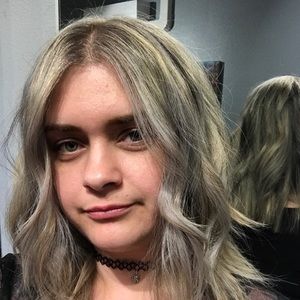 Meet your Posher, Deena