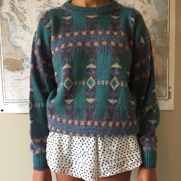 Retro Sweater - Picture 1 of 4