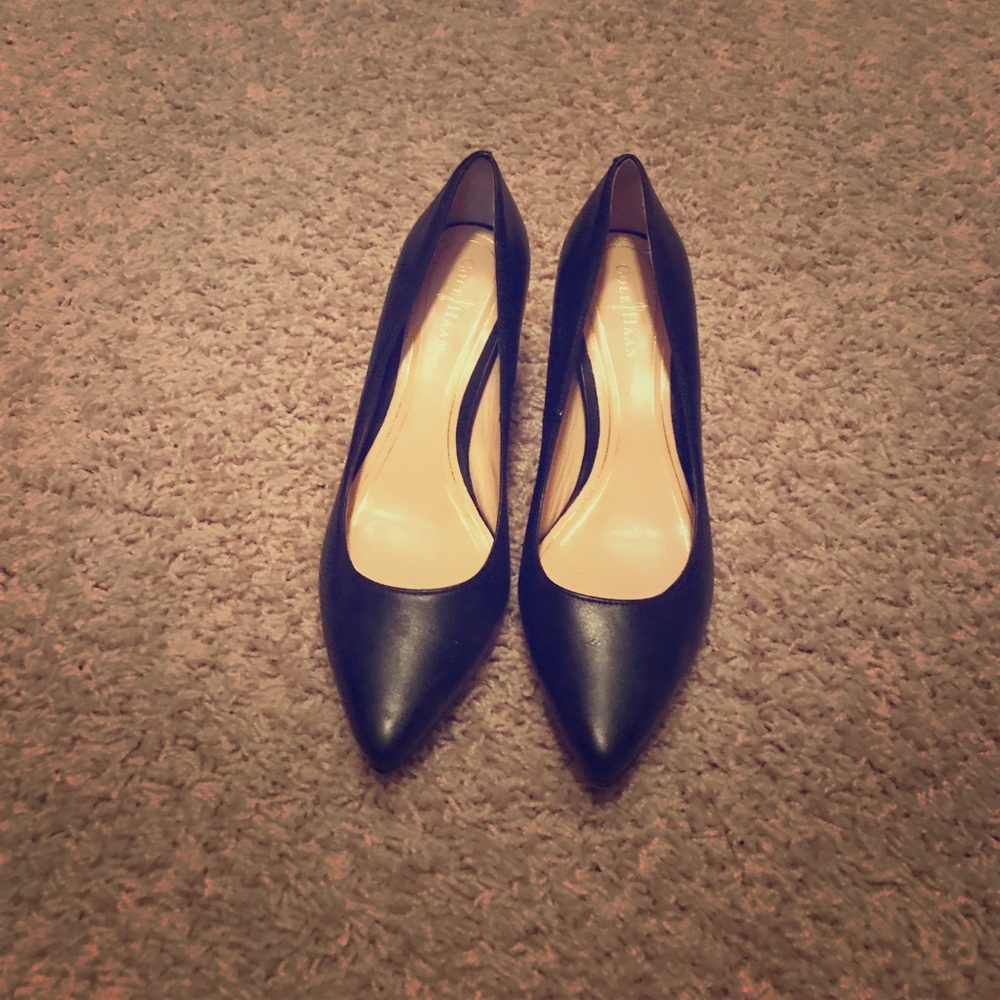 Cole Haan black pumps