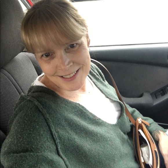 Meet your Posher, Cheryl - Picture 1 of 1