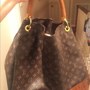 Louis Vuitton Artsy MM