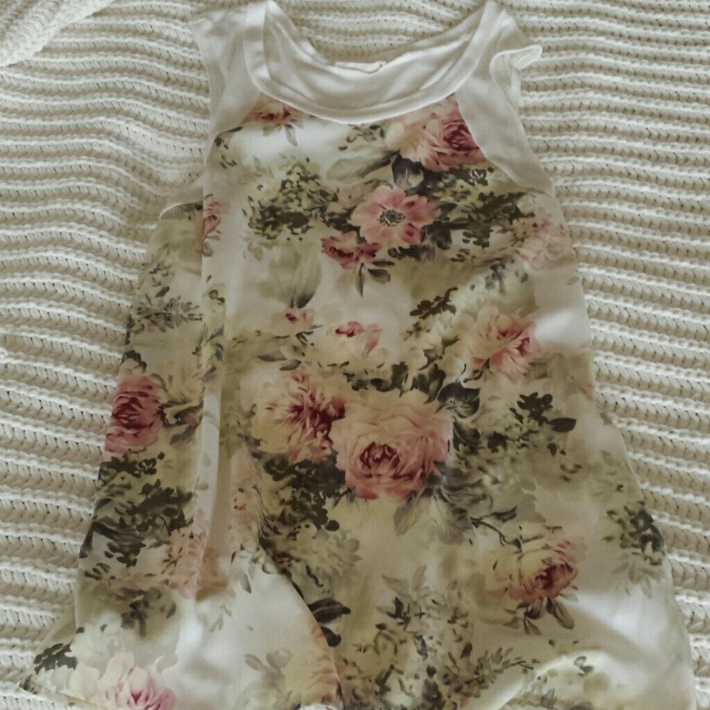 Gorgeous Sleeveless Blouse