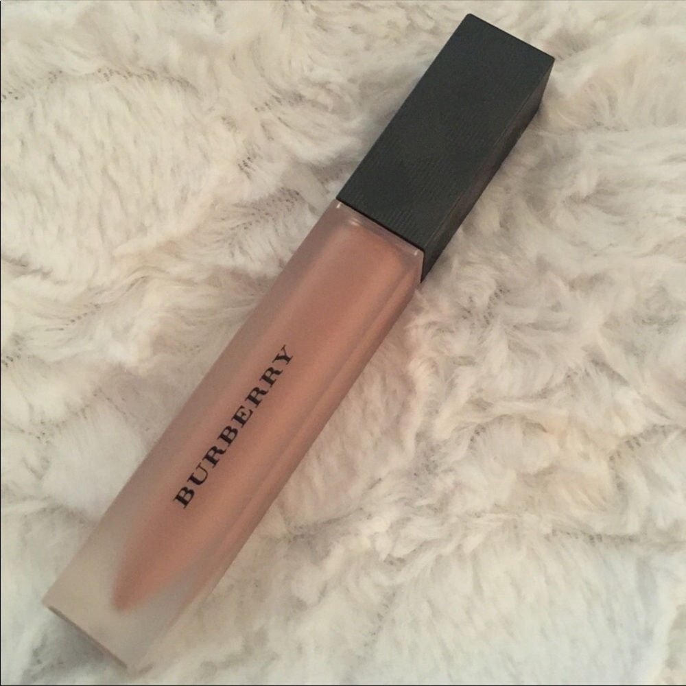 Burberry Liquid Lip Velvet in Light Nude