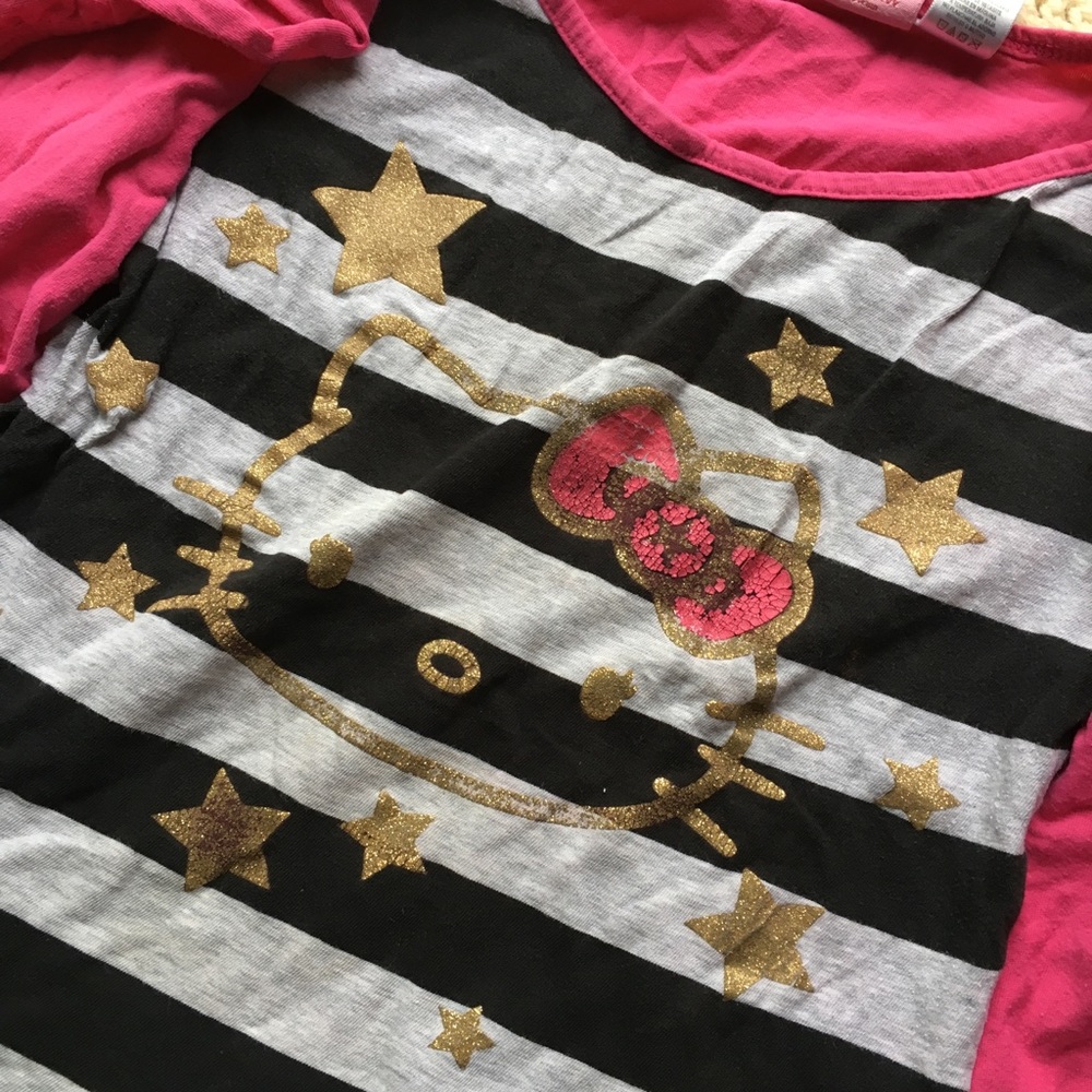 ❌SOLD❌ 🎀 Hello Kitty Top 🎀 - Picture 4 of 5