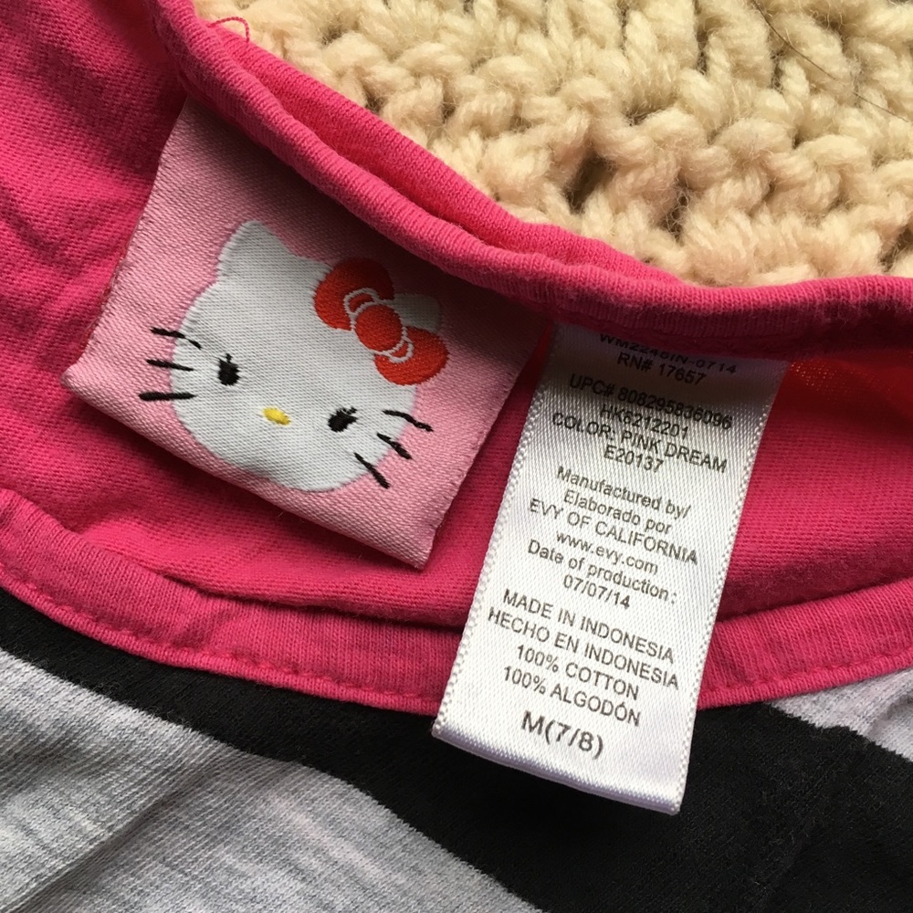 ❌SOLD❌ 🎀 Hello Kitty Top 🎀 - Picture 5 of 5