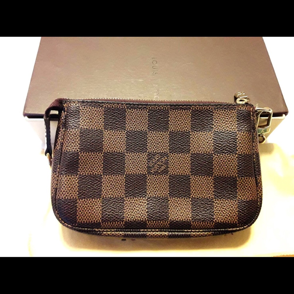 💯%💕Louis Vuitton Mini Pochette Damier Ebene.💖💋
